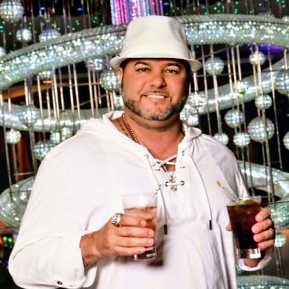 Meet your Posher, Dom - Picture 1 of 1